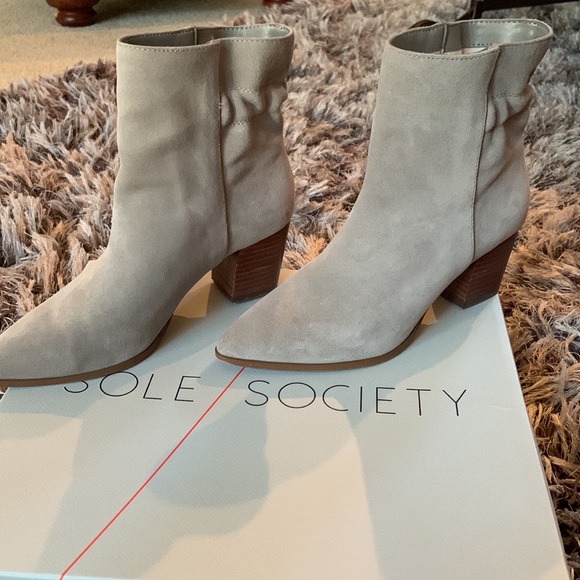 Suede leather boots - Picture 2 of 5